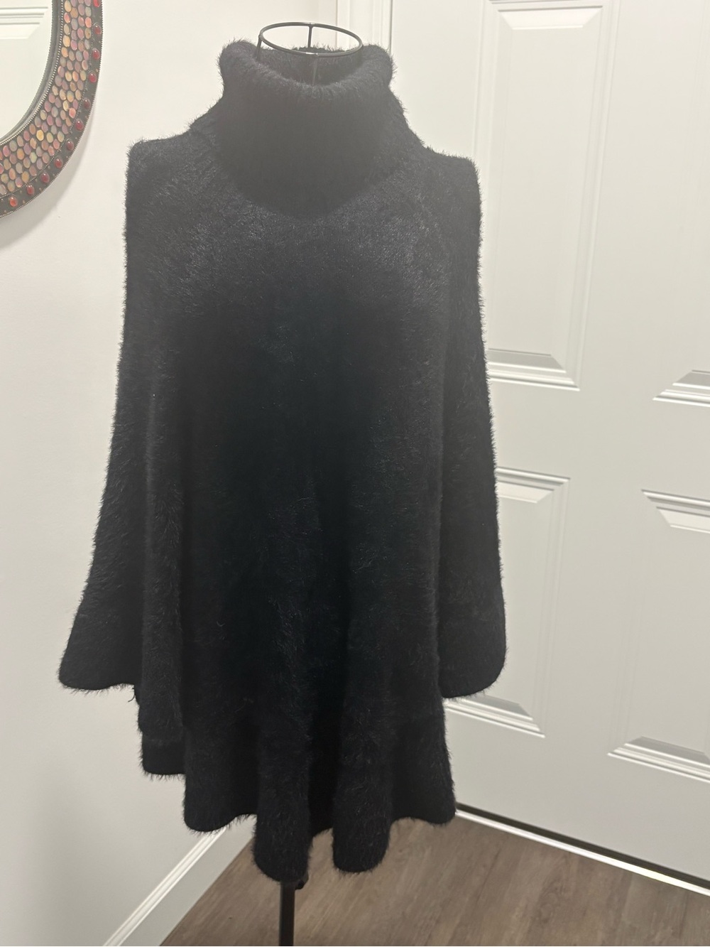 NWOT eesome Black Turtleneck Eyelash Knit Swing Cape w/ Armholes Size M/L